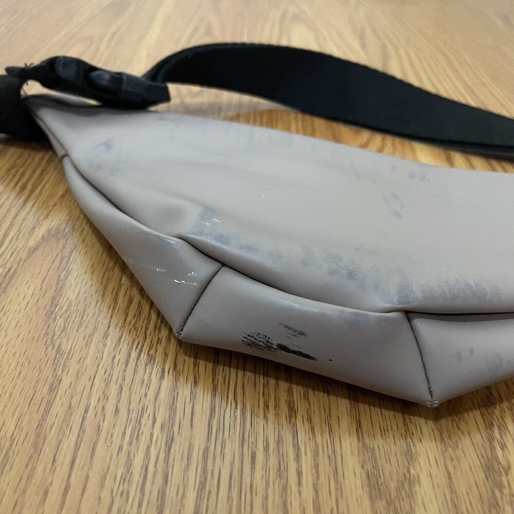 FEAR OF GOD ESSENTIALS taupe sling waterproof waist bag -flawed - Picture 5 of 5